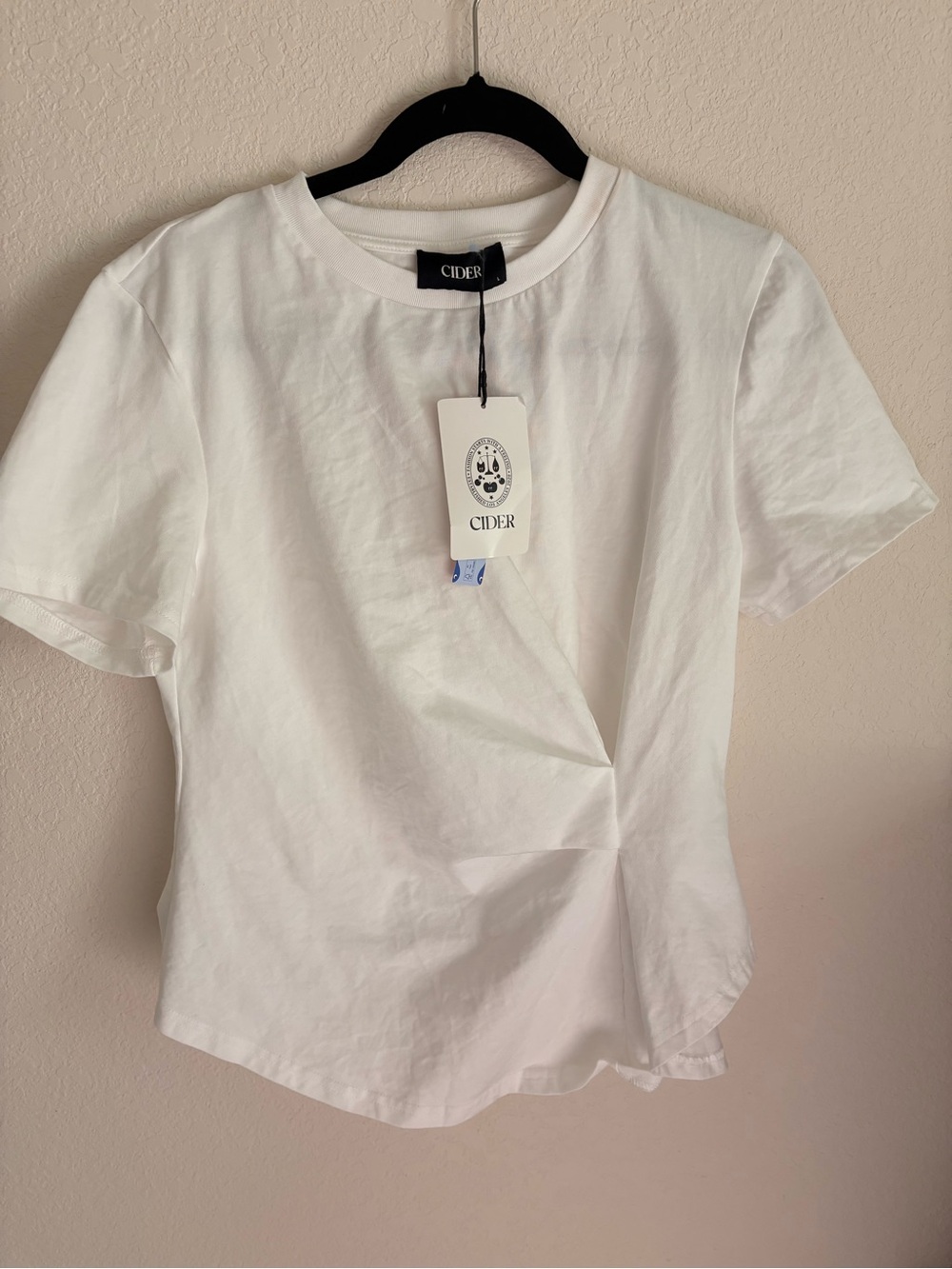 CIDER Asymmetrical Ruched White Tee Women’s Large NWT Short Sleeve Stretch